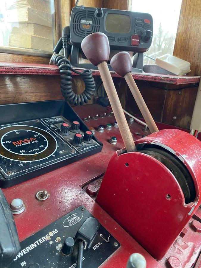 Peniche "Louise Michel" Sejournez Dans L'Appartement Du Capitaine, Offrez Vous Une Experience Inoubliable Au Fil De L'Eau Douai Exterior photo