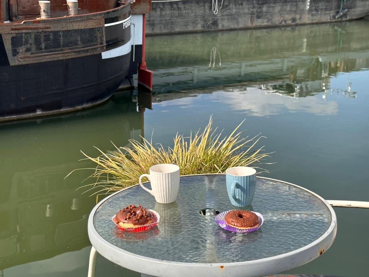 Peniche "Louise Michel" Sejournez Dans L'Appartement Du Capitaine, Offrez Vous Une Experience Inoubliable Au Fil De L'Eau Douai Exterior photo