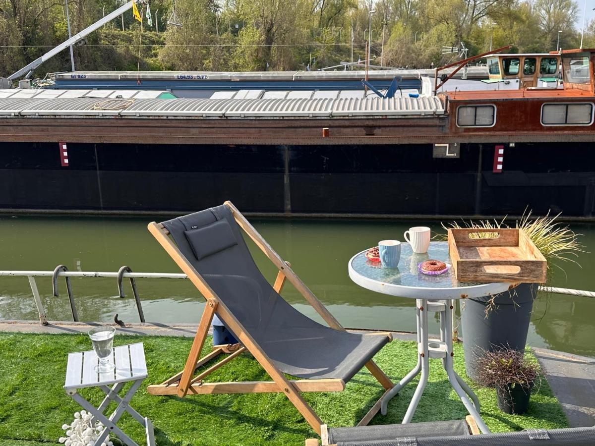 Peniche "Louise Michel" Sejournez Dans L'Appartement Du Capitaine, Offrez Vous Une Experience Inoubliable Au Fil De L'Eau Douai Exterior photo